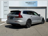 北欧らしいエクステリアカラーのシルバードーンメタリックがV60のデザインを際立たせます。
