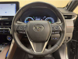 ステアリングスイッチ搭載!手を離さずに手元のスイッチでさまざまな操作が可能。運転中、視線をそらさなくても操作ができて安全です!