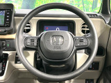 インテリアに合わせたデザインのステアリングは、運転される方のことも考え、運転しやすい形状、大きさです。是非一度、実際に触ってお確かめください。