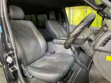 運転席シート廻りは使用感も少なく、良好な状態となっています。丁寧に使われていたことがよくわかりますね。
