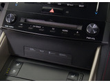 CDはもちろんの事、DVD&Blu-ray再生も可能です。フルセグ地デジにも対応しさらにBluetoothにも対応しております