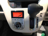 握りやすい位置のシフトレバー。