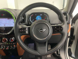 また、MINI正規認定中古車は、エマージェンシーサービスが自動付帯。24時間365日、皆様のカーライフをサポートいたします。確かな安心のうえで、「駆けぬける歓び」をご堪能ください。