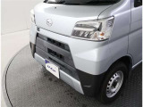 目立つへこみや傷はないですよ♪現車確認しに来てください♪
