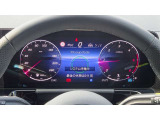 高いレベルの知性を備えたメルセデスの「インテリジェントドライブ」は、ドライバーの疲労を軽減し、安全かつ快適なドライブの一助となります。