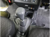 MT車♪ご自身のタイミングでギアの変えられるので快適に運転できます。