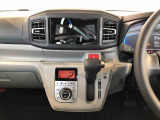温度を設定すれば、自動で車内の温度管理をしてくれる優れものです♪ATミッションで運転楽々