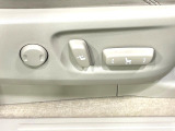 【パワーシート】スイッチ一つで簡単にシートの微調整が可能!電動だから力もいりません!自分に最適なシートポジションにセットして、快適なドライブをお楽しみください。