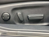 パワーシート搭載。微妙な調整が手軽にでき、ピッタリのポジションで運転することが可能です。