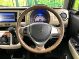 【純正革巻きステアリング】上質な革を使用することで、手にしっかり馴染みとても運転しやすいハンドルです♪