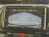 【バックカメラ】駐車時に後方がリアルタイム映像で確認できます。大型商業施設や立体駐車場での駐車時や、夜間のバック時に大活躍!運転スキルに関わらず、今や必須となった装備のひとつです!