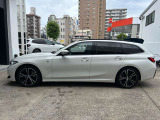 BMWを熟知したメカニックによる、360度の納車前点検。ドイツ本国と同様の教育・訓練を受けたメカニックが徹底的に点検、整備した後にお客様にお引渡しします。