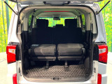 普段のお買い物や通勤、送迎等に十分な荷室スペースを確保しております。セカンドシートを倒すと、大きな荷物の積載も可能です♪