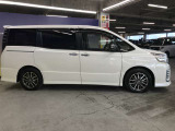 エンジンルーム、室内、クリーニング済みです。厳選したお車を屋内展示場にて展示中☆車両品質には自信がございます!ぜひ一度ご来店ください!!
