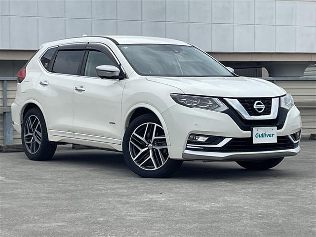 エクストレイル 2.0 モード・プレミア ハイブリッド 4WD 本革シート