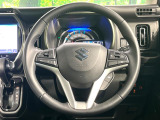 【純正革巻きステアリング】上質な革を使用することで、手にしっかり馴染みとても運転しやすいハンドルです♪