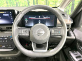 【ステアリングヒーター】冬場に冷たくなりやすい革巻きステアリングを、スイッチ一つで素早く適温に!エアコンよりも早く温まってくれるので、寒い日の運転も快適になりますね♪