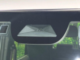 【ホンダセンシング】走行中に前方の車両等を認識し、衝突しそうな時は警報とブレーキで衝突回避と被害軽減をアシスト。より安全にドライブをお楽しみいただけます。