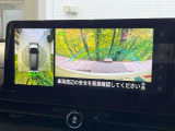 【アラウンドビューモニター】専用のカメラにより、上から見下ろしたような視点で360度クルマの周囲を確認することができます☆死角部分も確認しやすく、狭い場所での切り返しや駐車もスムーズに行えます。