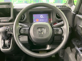 インテリアに合わせたデザインのステアリングは、運転される方のことも考え、運転しやすい形状、大きさです。是非一度、実際に触ってお確かめください。