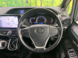 【純正革巻きステアリング】上質な革を使用することで、手にしっかり馴染みとても運転しやすいハンドルです♪