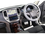使いやすさや安全性を追求したステアリング周り!高級車ゆえにスイッチ類が多いのも特徴ですね!考え尽くされた配置ですぐに使いこなす事が出来ますのでご安心下さい!是非、体感してみて下さい!!
