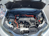 エンジンルームの画像です。店舗にて現車の確認もいただけますので、お電話で在庫のご確認の上是非ご来店くださいませ!!!ワクワクするクルマ選びをご提案します!