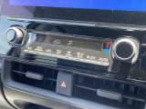 【オートエアコン】一度お好みの温度に設定すれば、車内の温度を検知し風量や温度を自動で調整。暑い&hellip;寒い&hellip;と何度もスイッチ操作をする必要はありません。快適な車内空間には必須の機能ですね♪