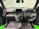美しいデザインの運転席空に加えてUV&IRカット機能付きフロントガラスの面積や位置取りが良く、前方・右前・左前方向の視認性がいいですよ!