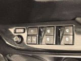 窓はもちろん全てオート機能つき!窓を開けて風を感じながらドライブしましょう????