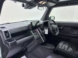 ダイハツのお店では、ダイハツ車を知り尽くしたプロフェッショナルが、専用の診断機器を使って各システムを点検しております。