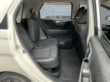 セカンドシートです!!ベンチシートになってますので、お二人の乗車ですとゆったり座って頂けますよ!!