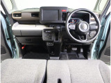 想像以上の広さで、毎日の運転がもっと快適に!みんなくつろげる心地よい室内空間です。