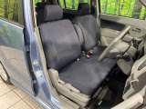 運転席まわりには十分なスペースがあり、大柄な方でもゆったり運転していただける環境です。