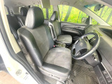 運転席シート廻りは使用感も少なく、良好な状態となっています。丁寧に使われていたことがよくわかりますね。