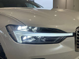 LEDヘッドライトは北欧神話でのトールハンマーがスタイリッシュなデザイン性となっており他車を魅了します。