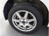 かっこいいホイールですね。 車のイメージを大きく左右するホイール部分はコダワリを持ちたいですね。