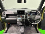 美しいデザインの運転席空に加えてUV&IRカット機能付きフロントガラスの面積や位置取りが良く、前方・右前・左前方向の視認性がいいですよ!