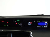 視点移動が少ないセンターメーター、ロングドライブも疲れません。