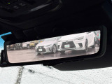 【デジタルインナーミラー】車両後方カメラの映像をルームミラーに映すことが出来ます。 そのため、後席に人や荷物があって後方が見えづらい場合でもしっかり視界を確保することが出来ます。