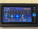 Bluetooth対応、CD/DVD再生機能付き。お好きな音楽を聴きながらのドライブは楽しいですよね〜♪