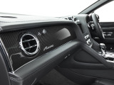 ベントレーは全てオーダーでの発注となっておりますので同じ車種でもステッチやベニヤ部分でまったく違う表情を感じることができます。