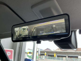 悪天候や荷物で後方の確認がしにくい時もミラーに映像で映してくれるインテリジェントルームミラーです。