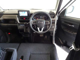 視界良好、操作しやすい運転席です。