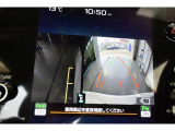 Rレンジ切り替え時バックカメラやサイドカメラ、ボタン操作によりフロントカメラ映像に切り替えることも可能です