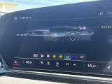 ●マルチカラーアンビエントライト『車内の雰囲気をカスタマイズするための照明機能です。さまざまな色に変更できるLEDライトを使用し、ドライバーや乗客の好みに合わせて車内の雰囲気を演出します。』