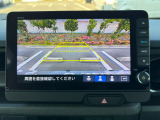バックでの駐車が苦手な方や運転にあまり自信のない方でも後方の視界をしっかりサポート。安心して車庫入れが出来るバックカメラを装備しています!