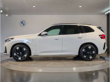 【BMWのxDrive】xDriveはいかなる状況下でも安定した走りを実現しています。 これによりストレスなく運転できることはもちろんのこと、安全性能も向上しています。