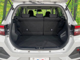 普段のお買い物や通勤、送迎等に十分な荷室スペースを確保しております。セカンドシートを倒すと、大きな荷物の積載も可能です♪