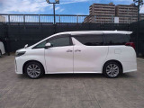 両側パワースライドドア付きだから、狭い駐車スペースなどでの 乗り降りラクラク!小さなお子さまのいるご家庭には嬉しい装備。